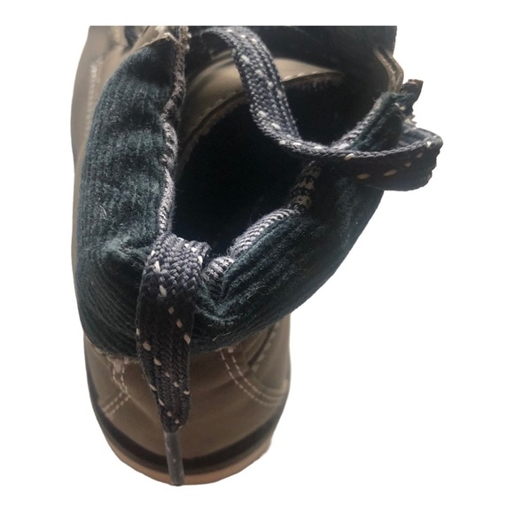 Boy High Too Suede Shoes Size 4 in Excellent Used Condition - Picture 8 of 8